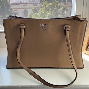 DKNY Whitney Large Center Zip tote tan